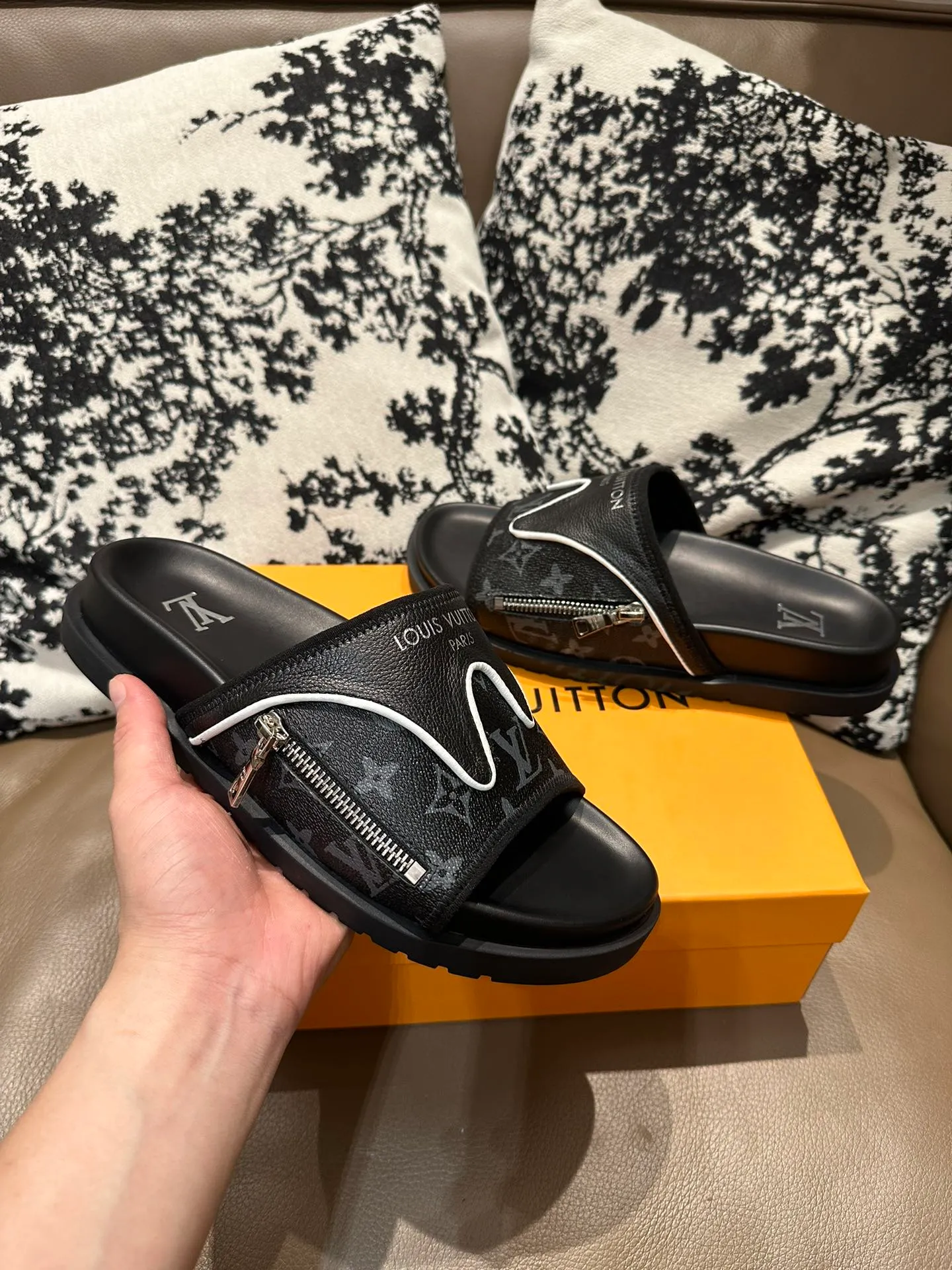 Men's shoes 💰340💰 LV zipper new style, cowhide surface, sheepskin lining, size 36-46